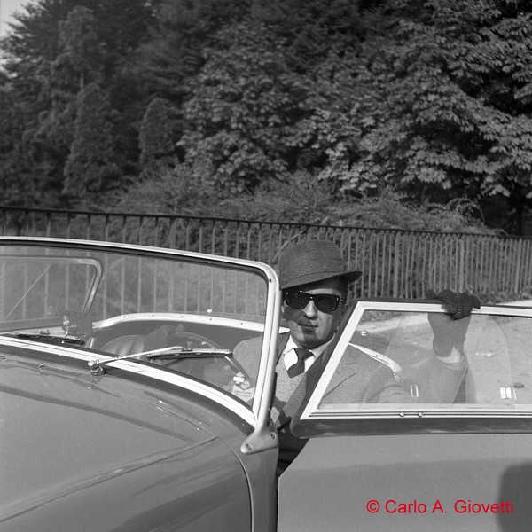 Carlo Giovetti con la Austin Healy Sprite - 56